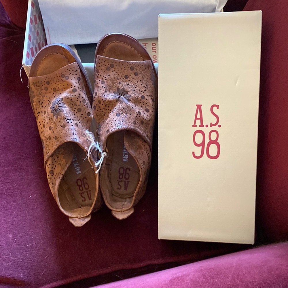 A.S. 98 Reiley Floral Whiskey New in Box Sandals
